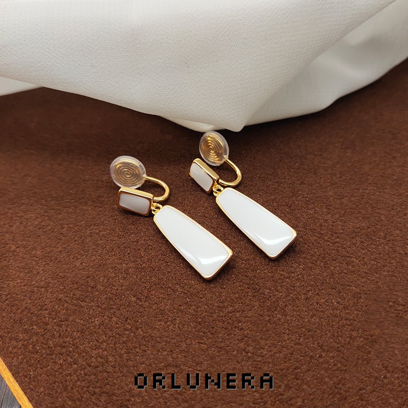 Élan Geometric Clip-On Drop Earrings product image