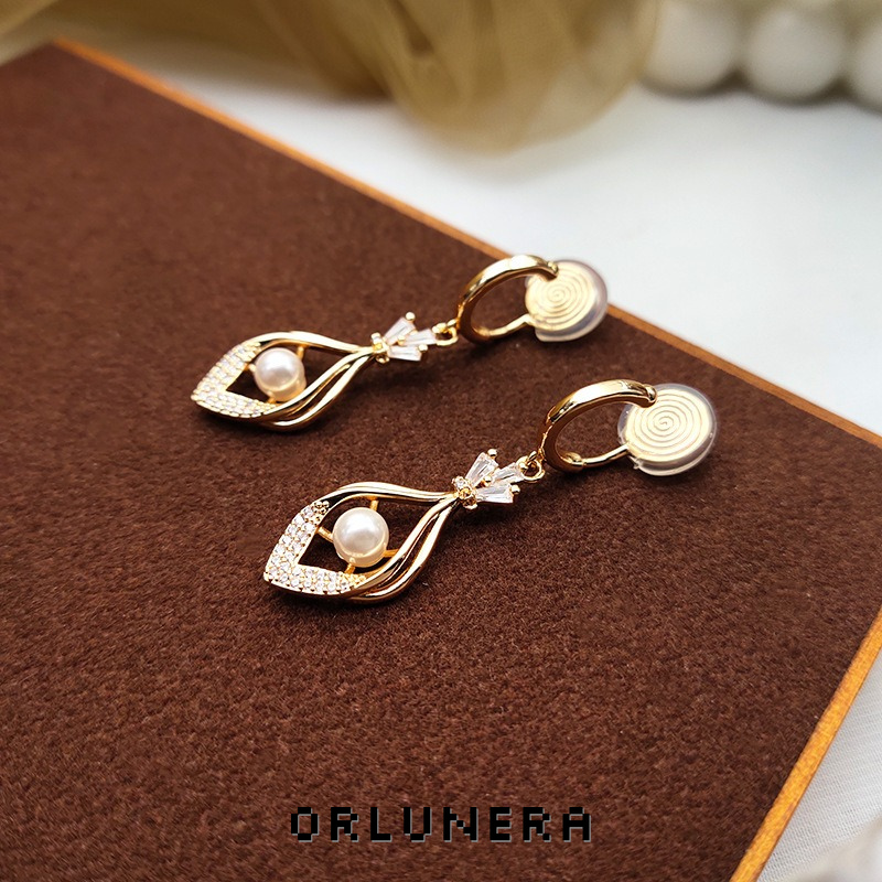 Celeste Leaf Pearl Geometric Clip-On Earrings product image