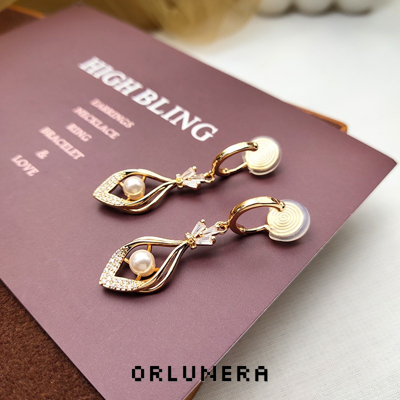 Celeste Leaf Pearl Geometric Clip-On Earrings product image