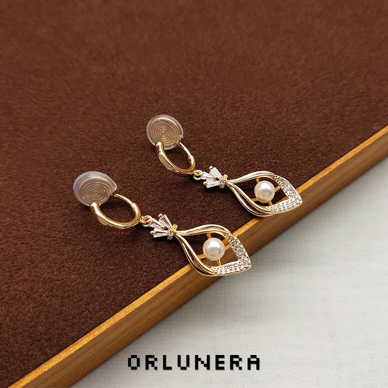 Celeste Leaf Pearl Geometric Clip-On Earrings product image