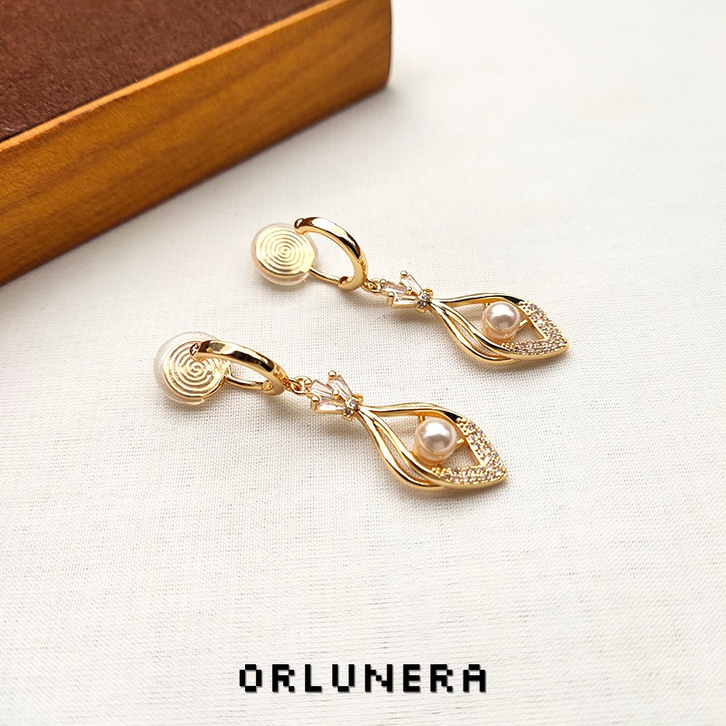 Celeste Leaf Pearl Geometric Clip-On Earrings product image