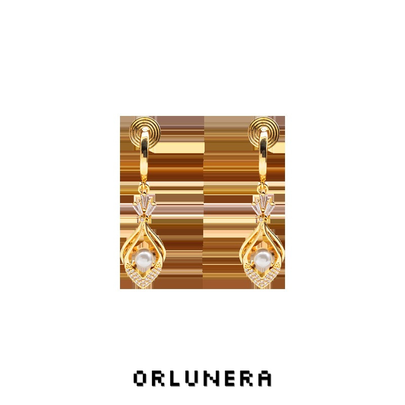 Celeste Leaf Pearl Geometric Clip-On Earrings product image