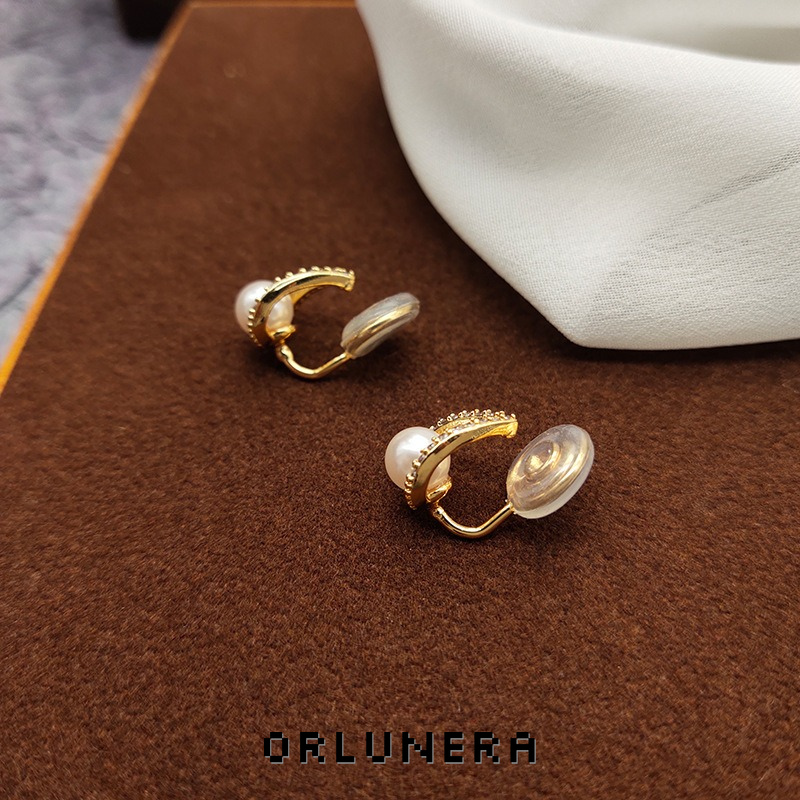 Aurelia Pearl Clip-On Earrings — Edition 44 product image