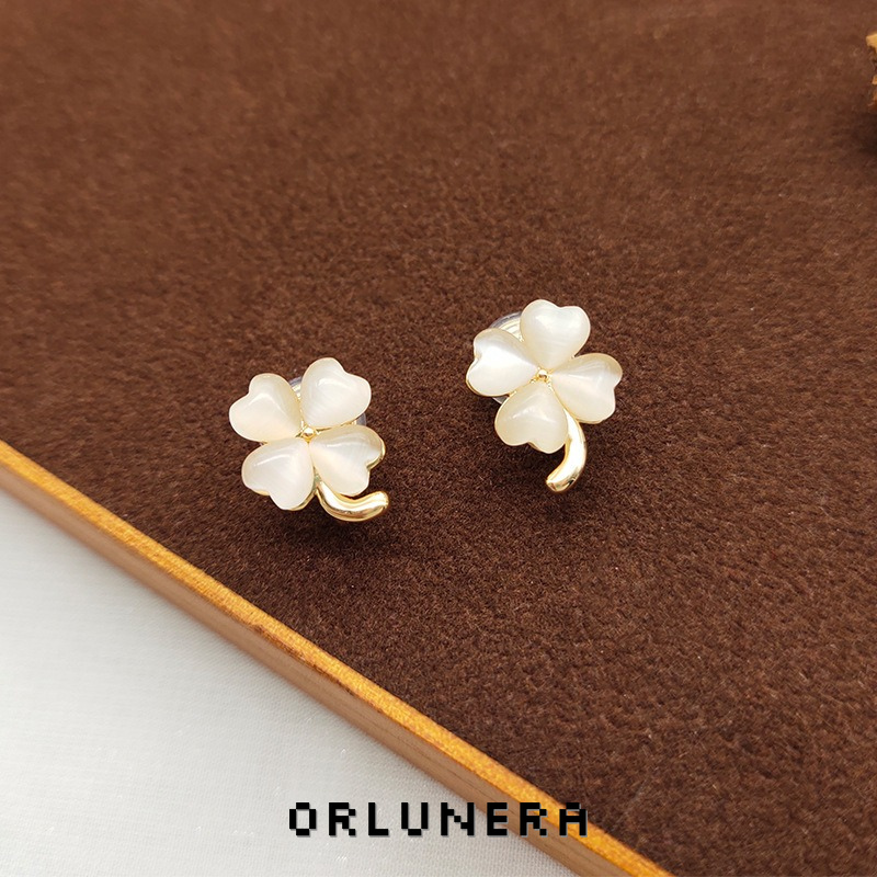 Noelle Clover Cat-Eye Clip-On Earrings product image