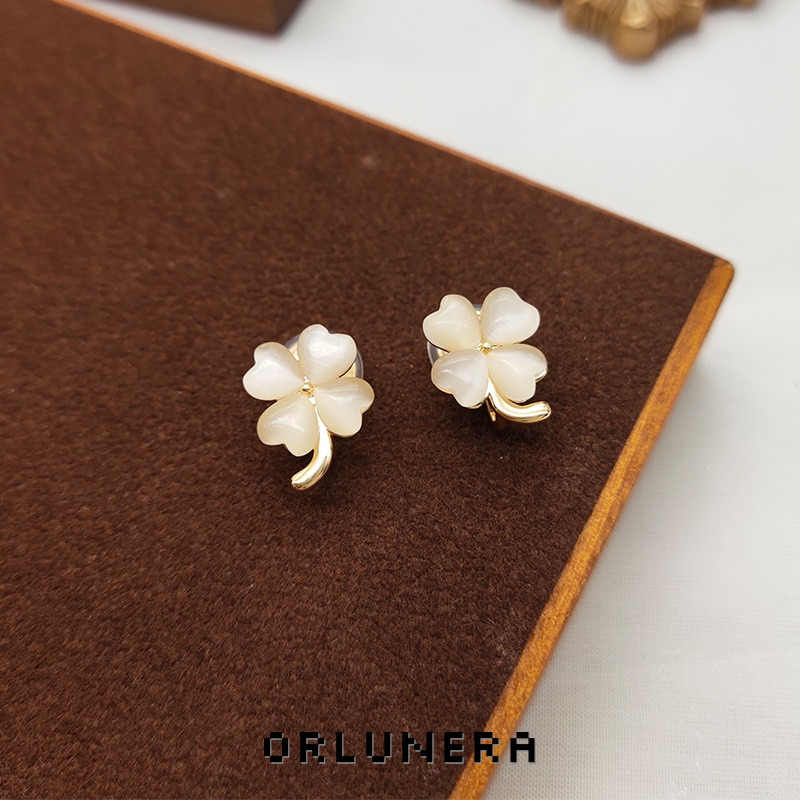 Noelle Clover Cat-Eye Clip-On Earrings product image