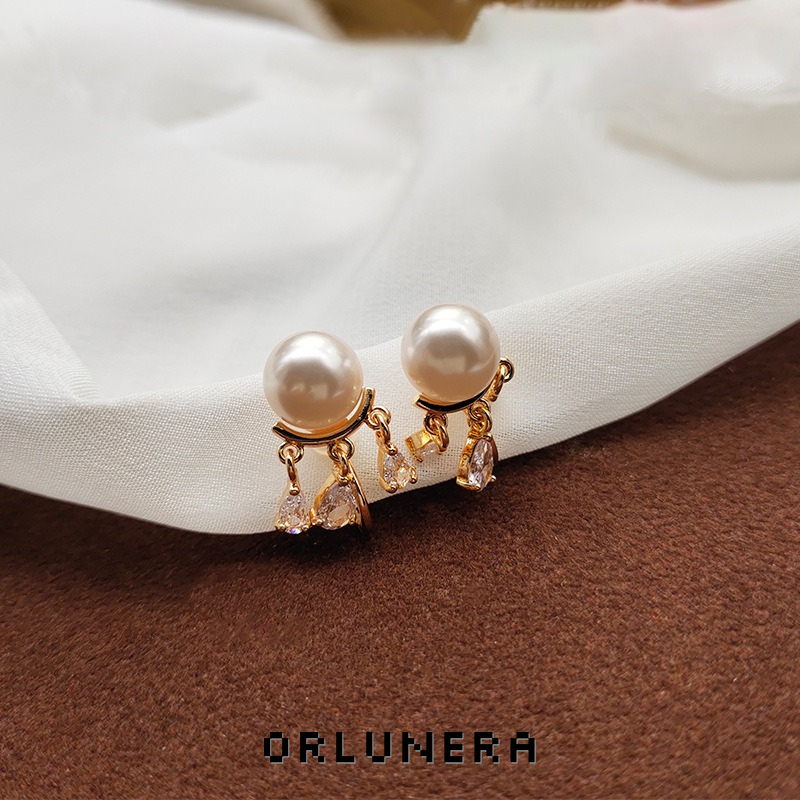 Celeste Teardrop Pearl Clip-On Earrings product image