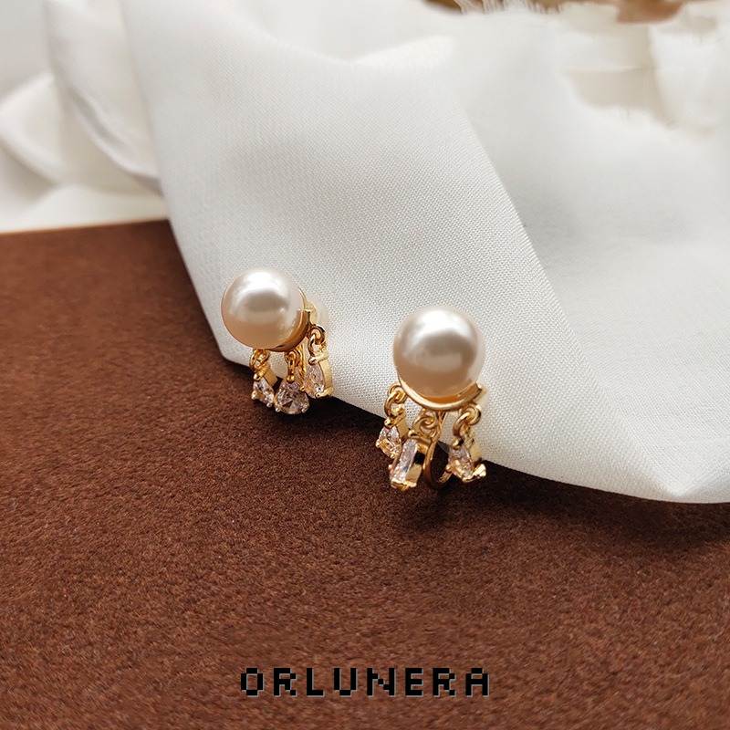 Celeste Teardrop Pearl Clip-On Earrings product image