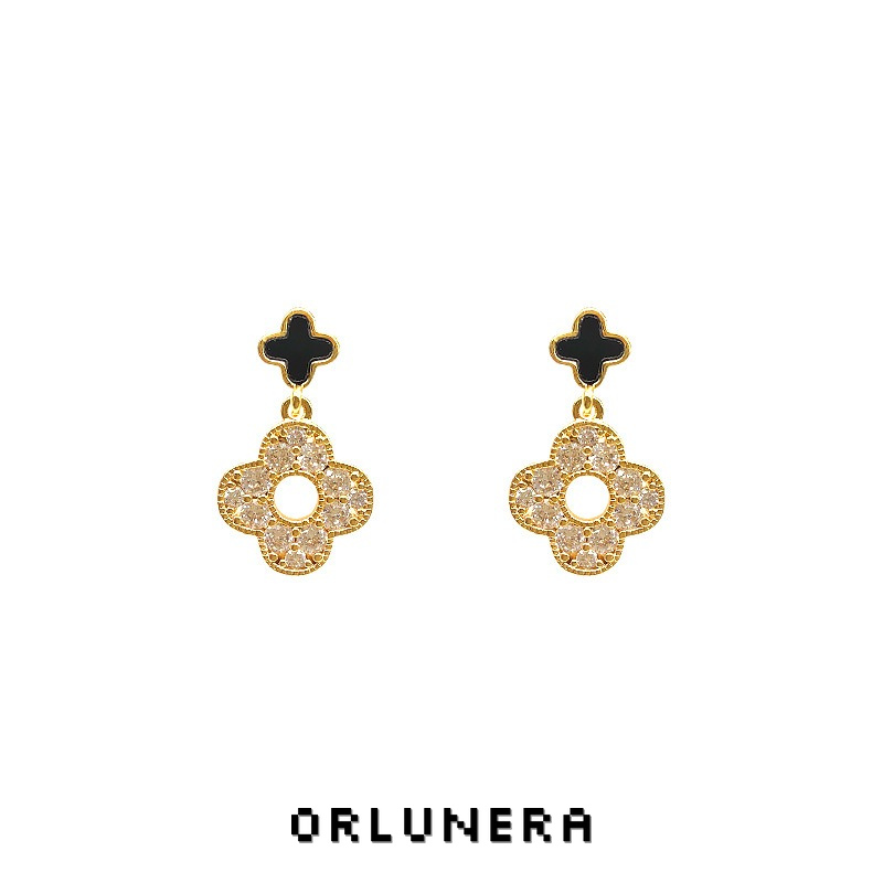 Celeste Sculptural Clip-On Earrings product image