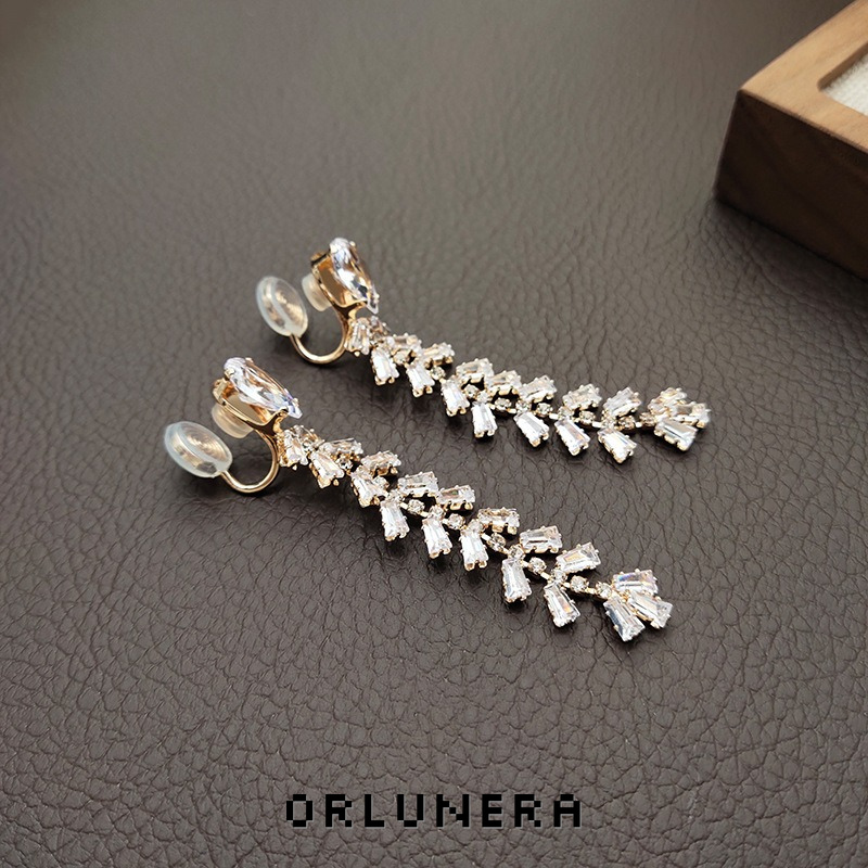 Élan Tassel Clip-On Drop Earrings — Edition 81 product image