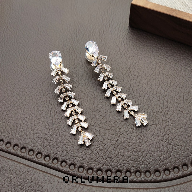 Élan Tassel Clip-On Drop Earrings — Edition 81 product image