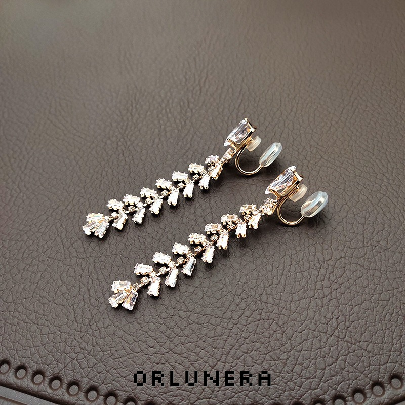 Élan Tassel Clip-On Drop Earrings — Edition 81 product image