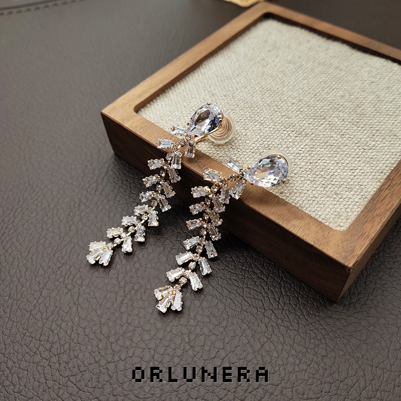Élan Tassel Clip-On Drop Earrings — Edition 81 product image