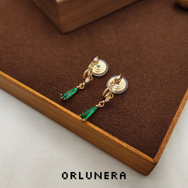 Vesper Sculptural Clip-On Earrings — Edition 71 product image