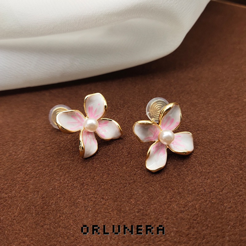 Seren Floral Pearl Clip-On Earrings — Edition 69 product image