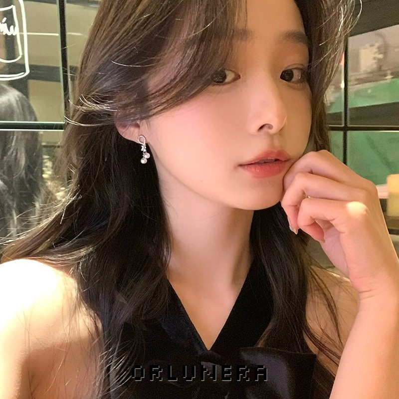 Vesper Pearl Clip-On Earrings product image