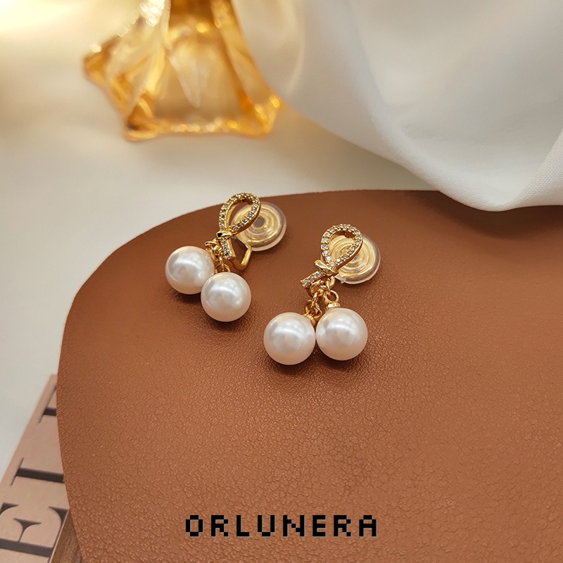Vesper Pearl Clip-On Earrings product image