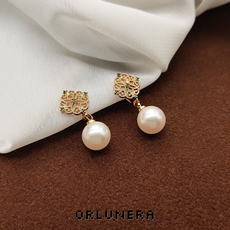 Amara Pearl Clip-On Earrings product image