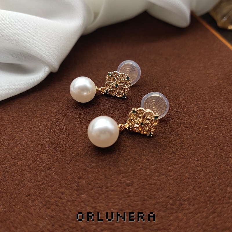 Amara Pearl Clip-On Earrings product image