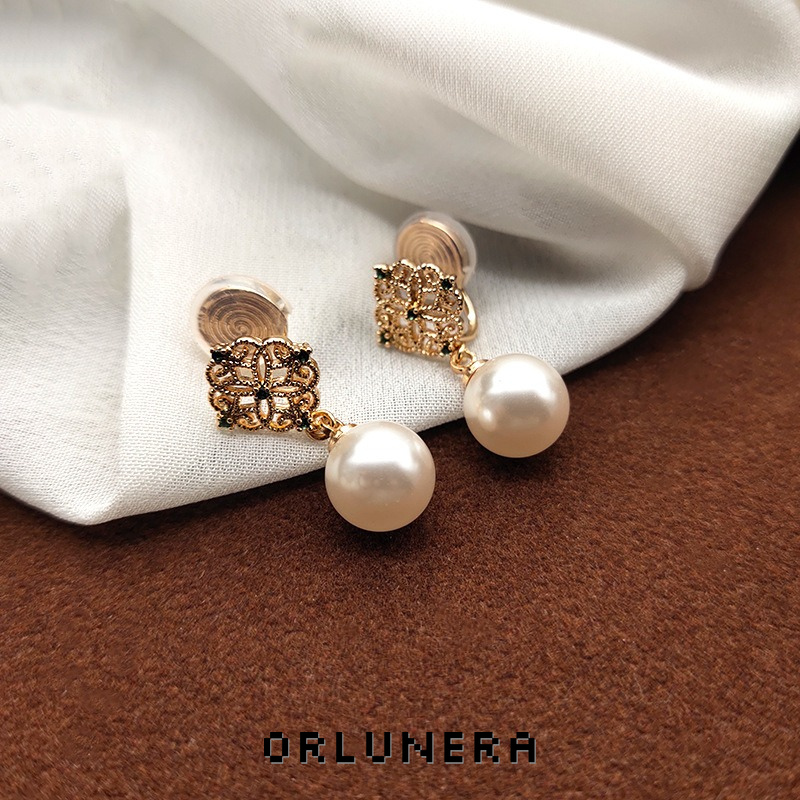 Amara Pearl Clip-On Earrings product image