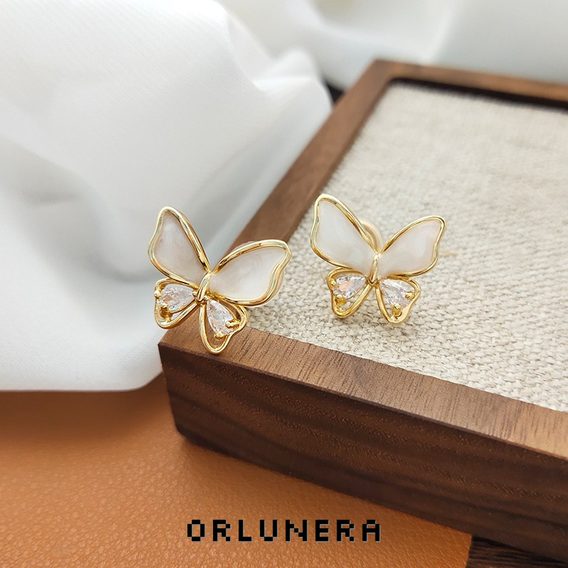 Noelle Butterfly Pearl Clip-On Earrings product image