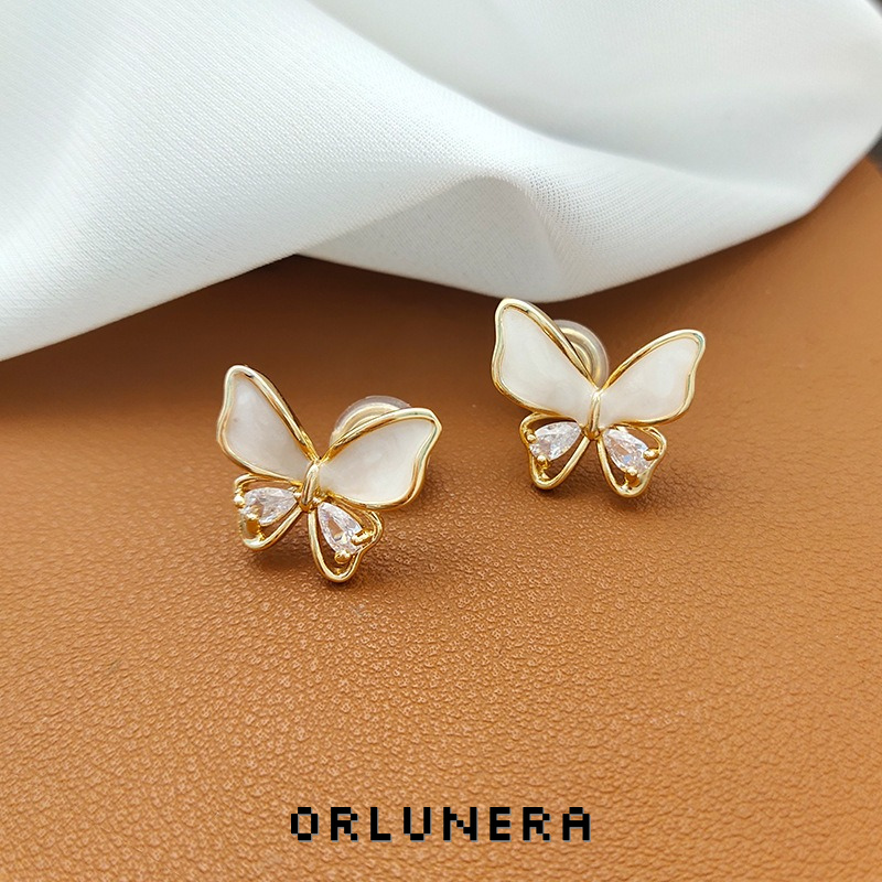 Noelle Butterfly Pearl Clip-On Earrings product image