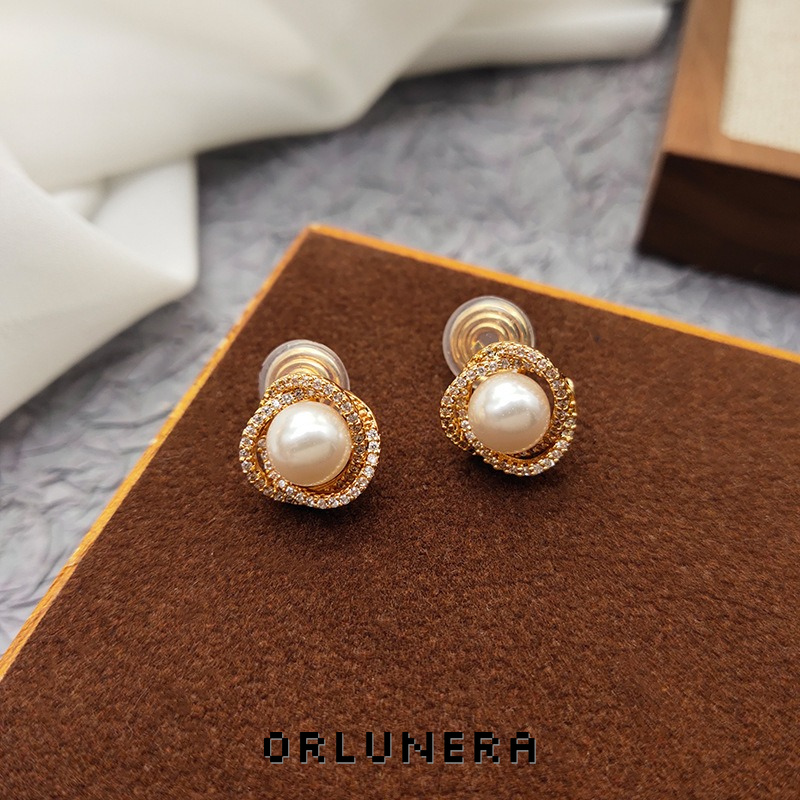 Seren Pearl Clip-On Earrings product image