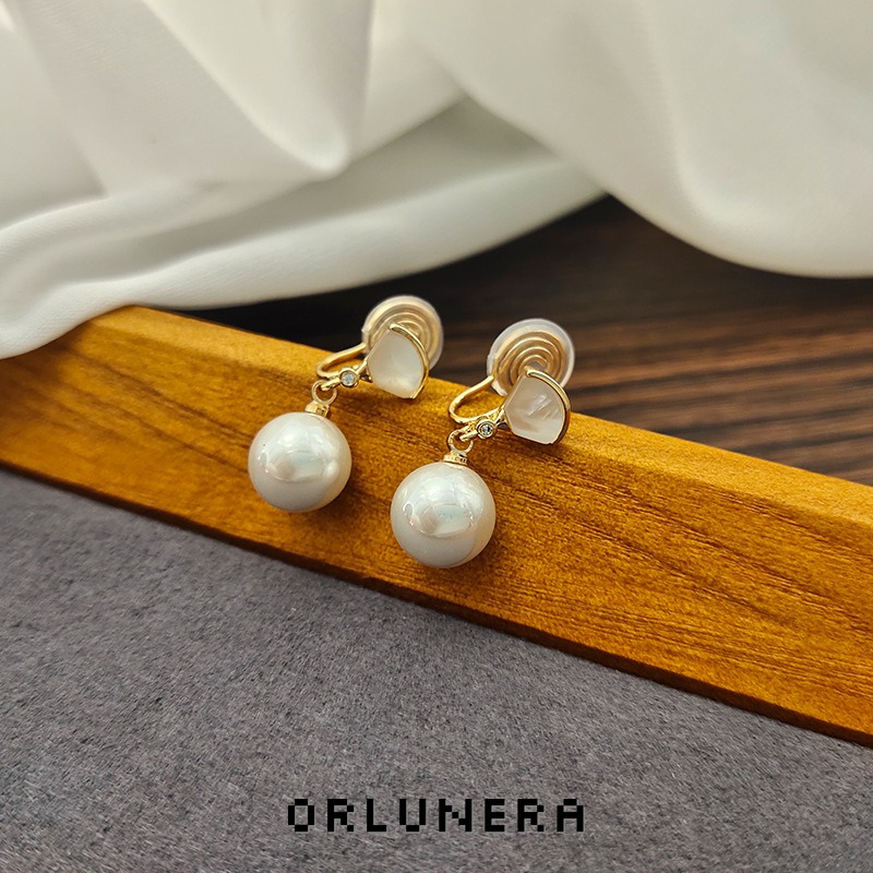 Noelle Pearl Clip-On Earrings — Edition 62 product image
