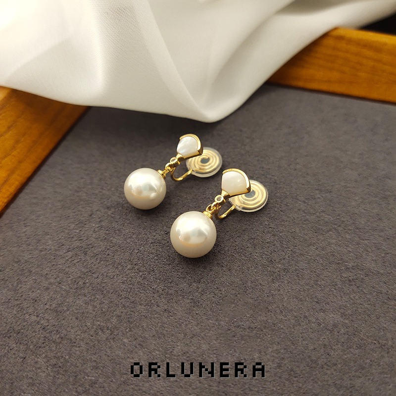 Noelle Pearl Clip-On Earrings — Edition 62 product image