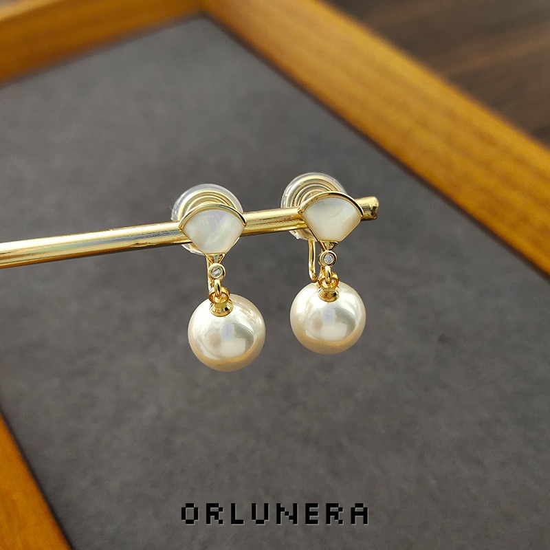 Noelle Pearl Clip-On Earrings — Edition 62 product image