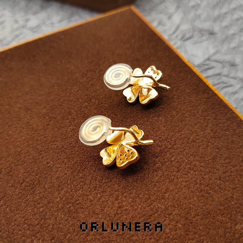 Aurelia Clover Clip-On Earrings product image