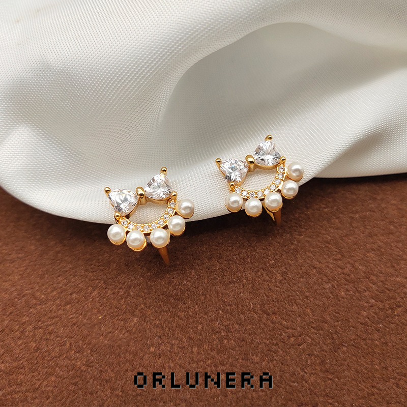 Lumière Bow Butterfly Pearl Clip-On Earrings — Edition 74 product image