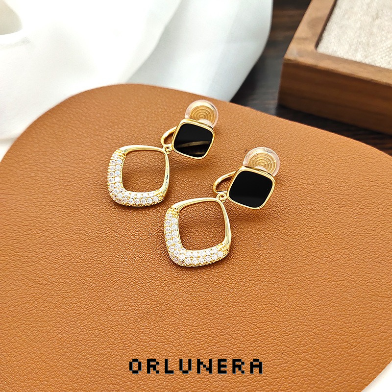 Élan Hoop Clip-On Earrings product image