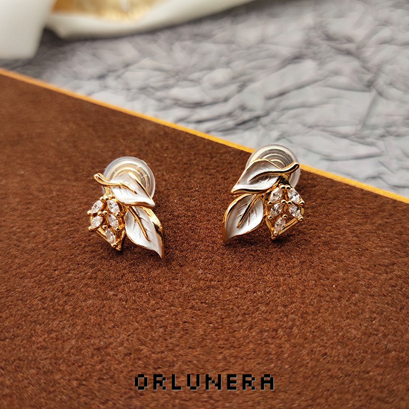 Seren Leaf Clip-On Earrings — Edition 93 product image