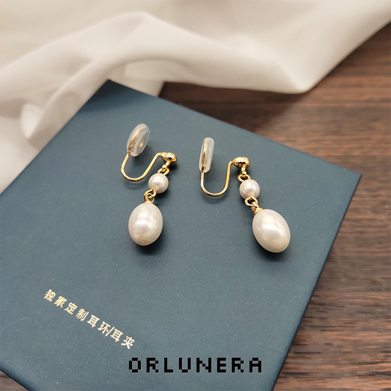 Élan Pearl Clip-On Earrings product image