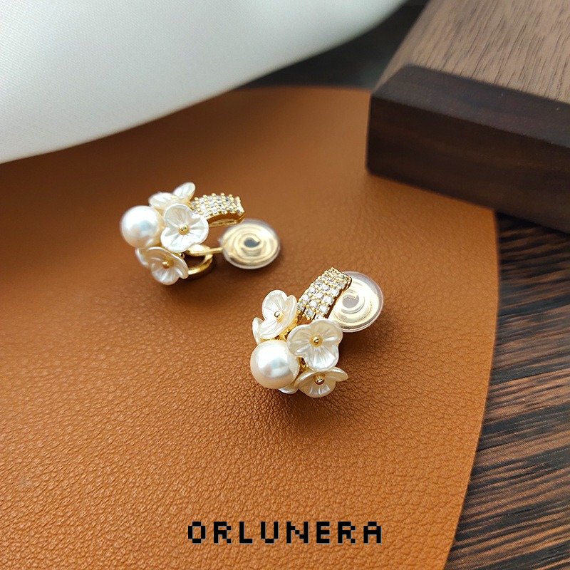 Amara Shell Pearl Clip-On Earrings product image