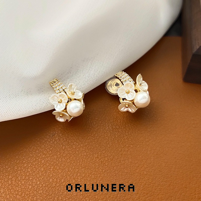Amara Shell Pearl Clip-On Earrings product image