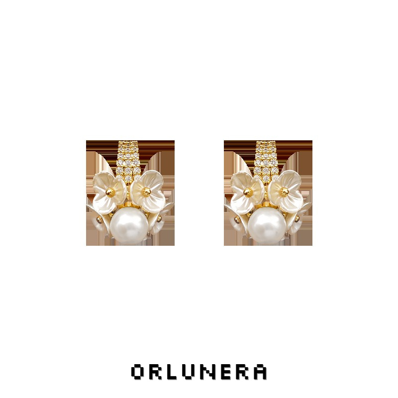 Amara Shell Pearl Clip-On Earrings product image
