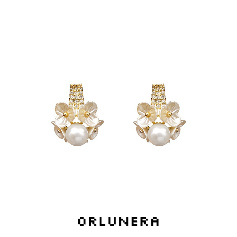 Amara Shell Pearl Clip-On Earrings product image