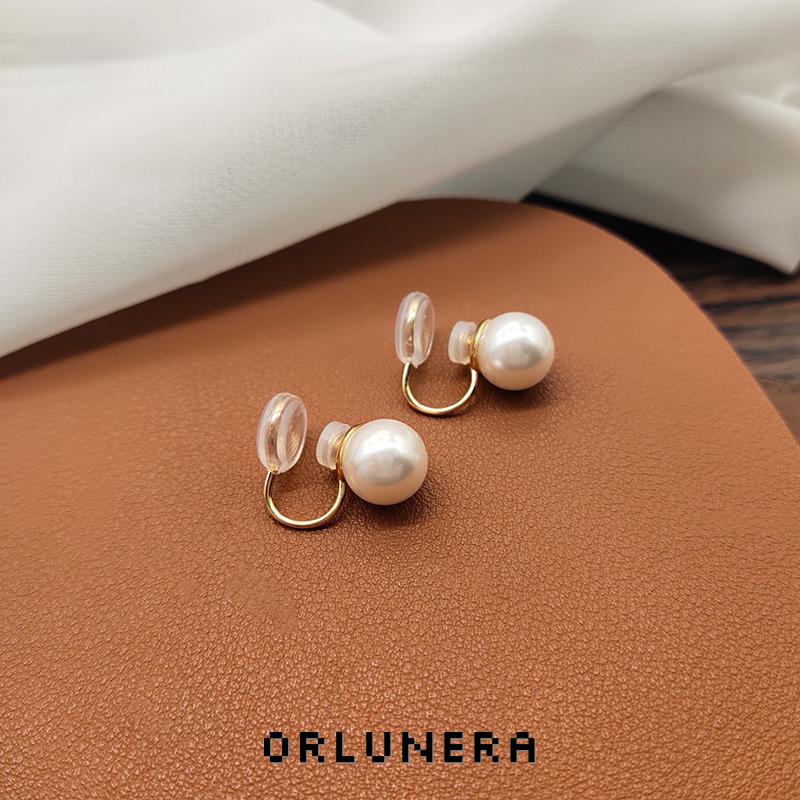 Aurelia Pearl Clip-On Earrings — Edition 28 product image