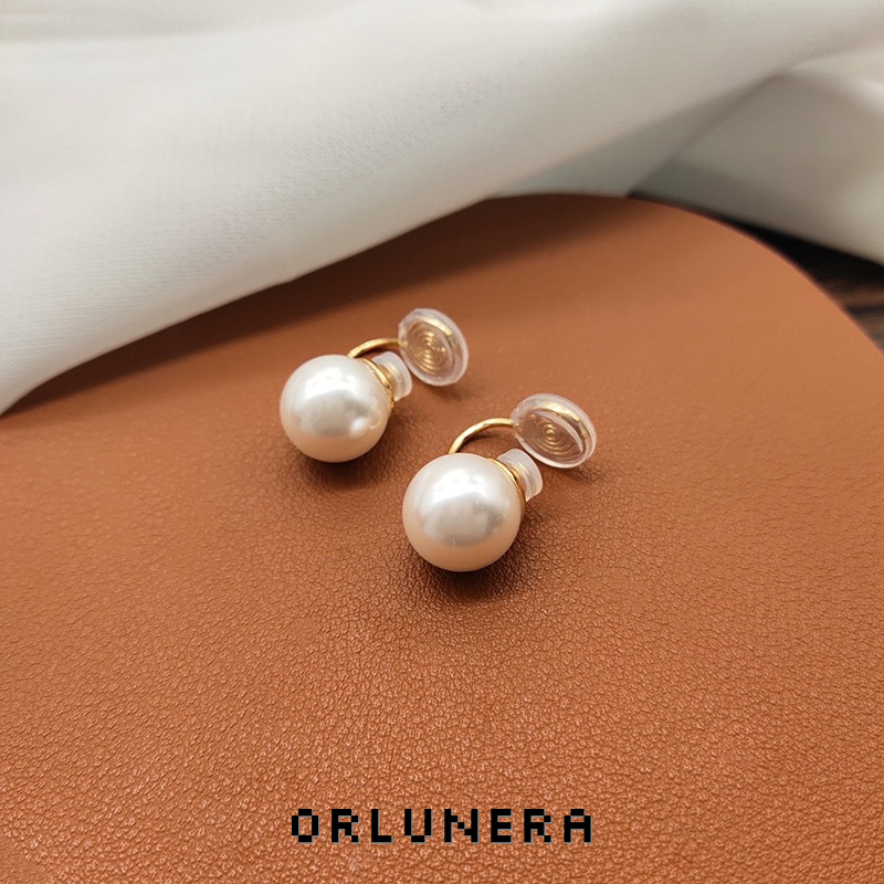 Aurelia Pearl Clip-On Earrings — Edition 28 product image