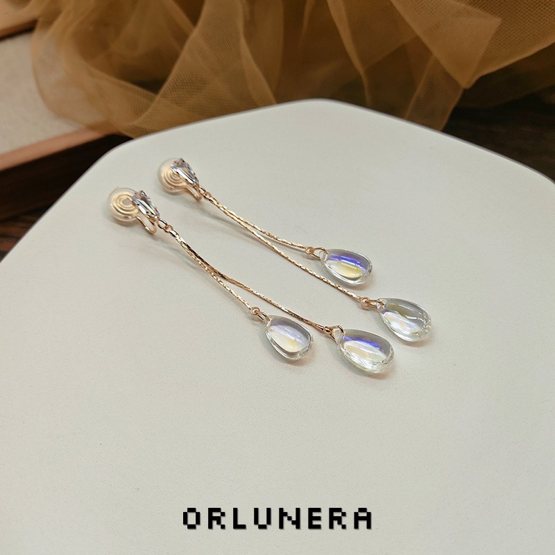 Vesper Sculptural Clip-On Earrings — Edition 07 product image