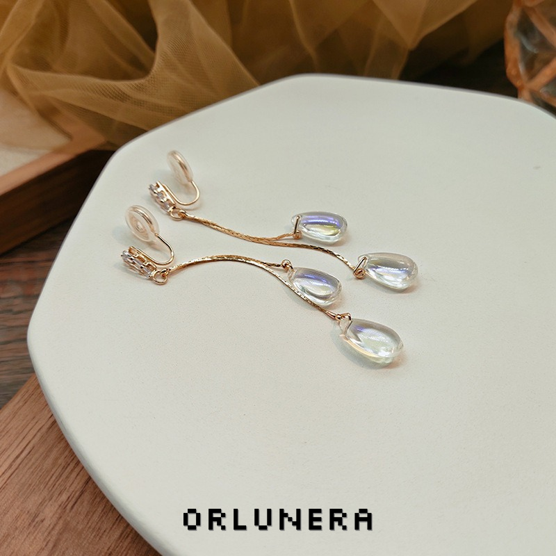 Vesper Sculptural Clip-On Earrings — Edition 07 product image