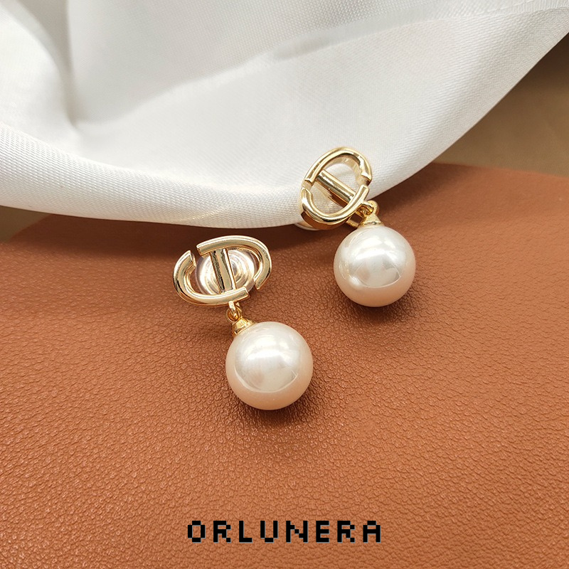 Aurelia Pearl Clip-On Drop Earrings product image