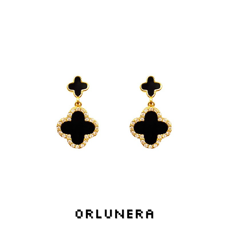 Amara Clover Clip-On Earrings product image