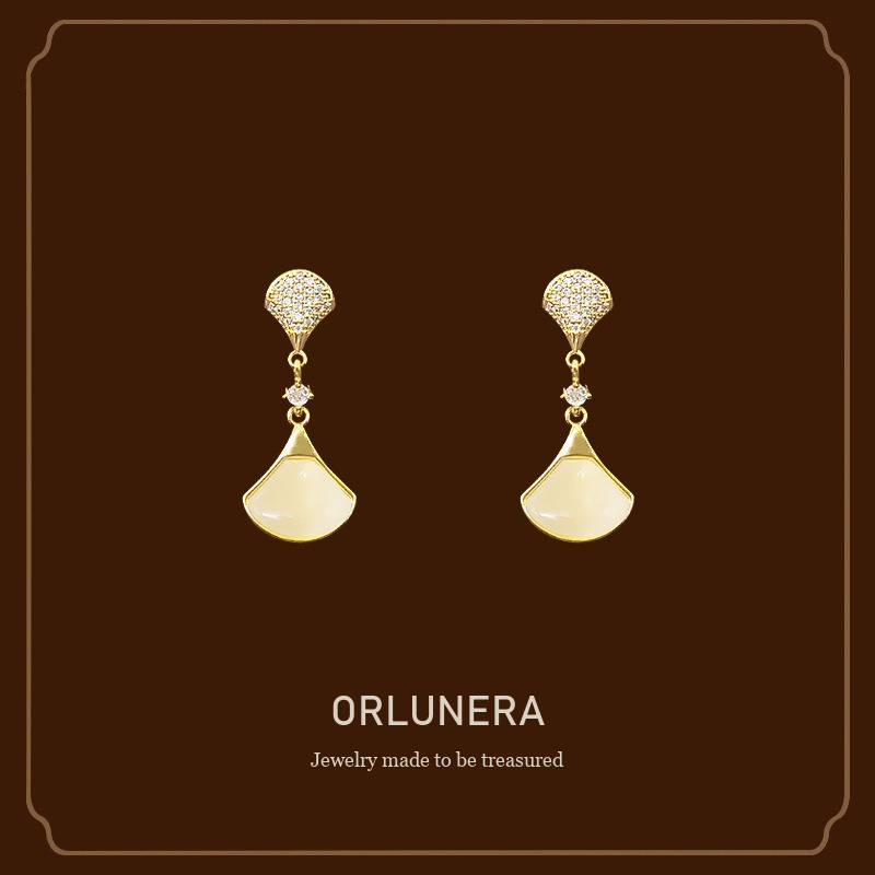 Lumière Fan Shell Mother-of-Pearl Inspired Clip-On Earrings Orlunera cover