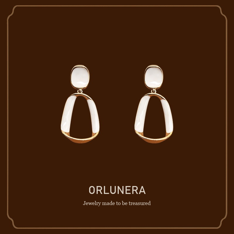Lumière Teardrop Clip-On Earrings Orlunera cover