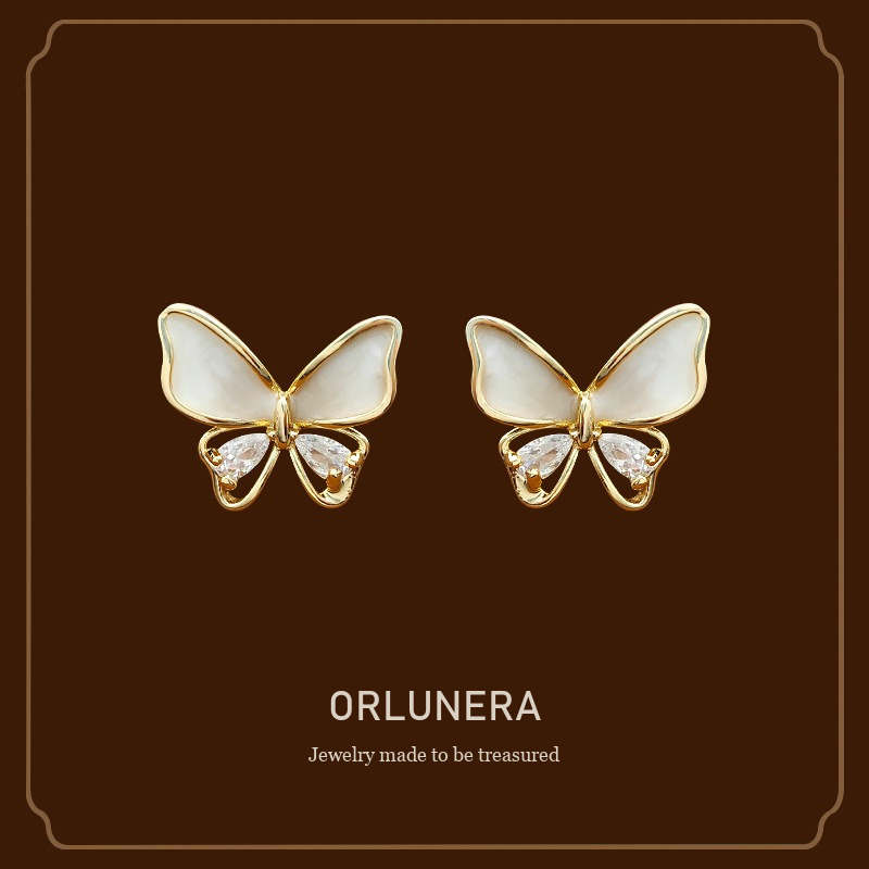 Noelle Butterfly Pearl Clip-On Earrings Orlunera cover