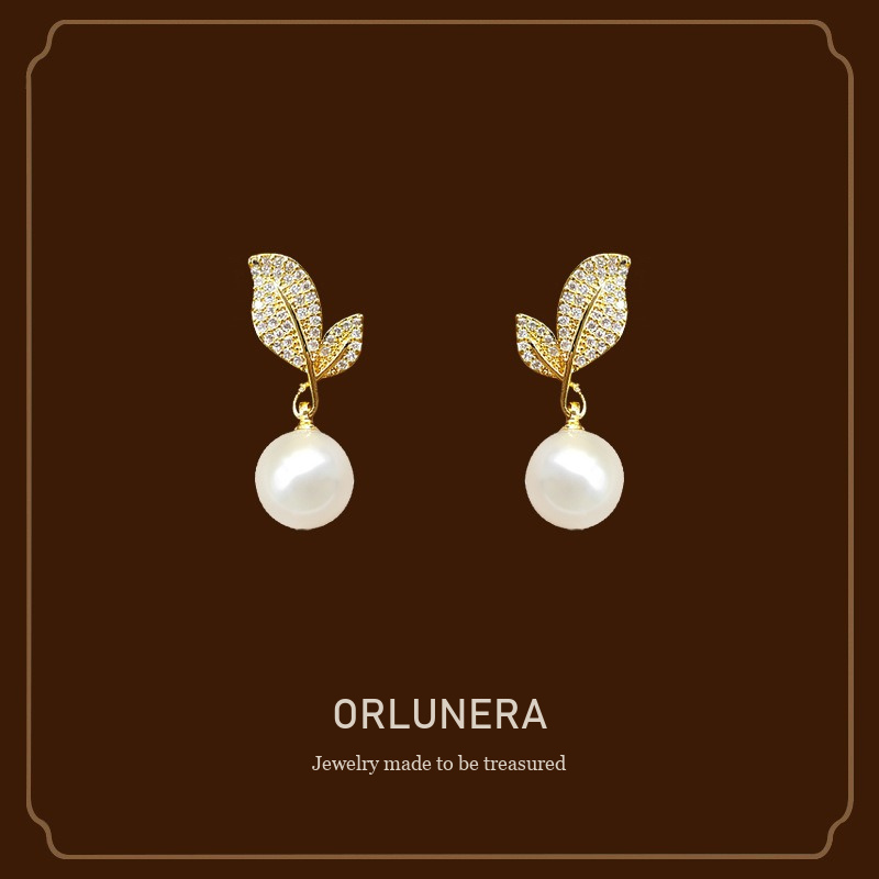 Élan Leaf Pearl Clip-On Earrings Orlunera cover