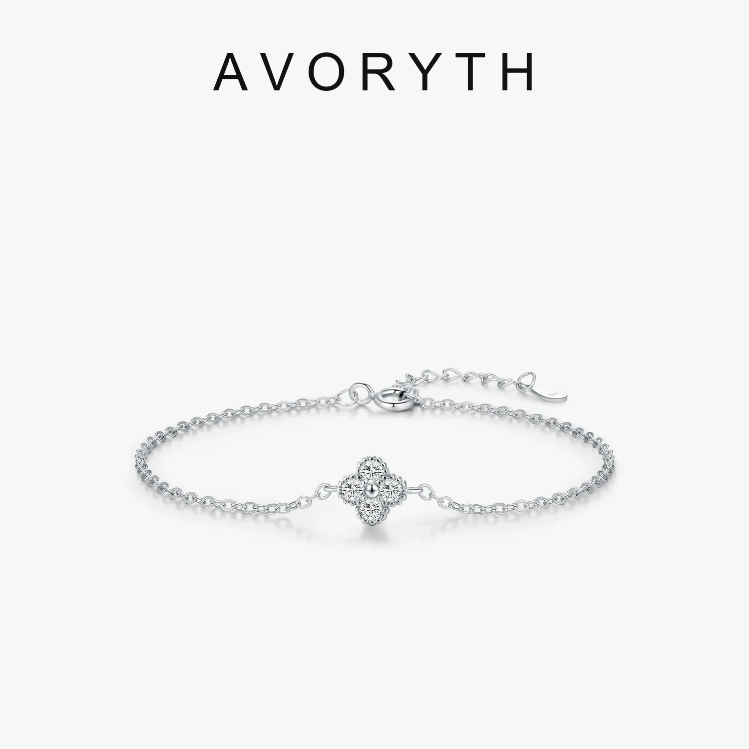 AVORYTH Lucienne Clover Moissanite Bracelet product image 5