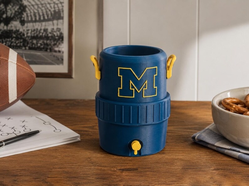 Custom 3D Raised College Mascot Insulated Can Cooler, Personalized Team Logo Drink Holder For Football Tailgates